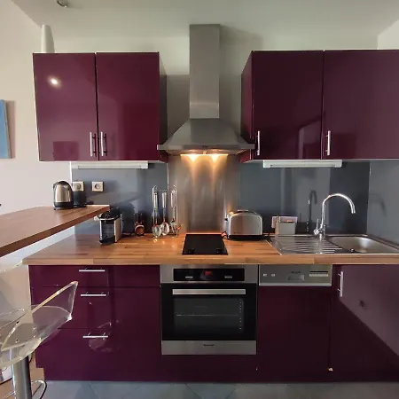 De 25m2 - Extra Centre - A 5 Min A Pied Des Plages - Commerces Et Restaurants Sur Place - Clim - Wifi - Exceptionnel 아작시오