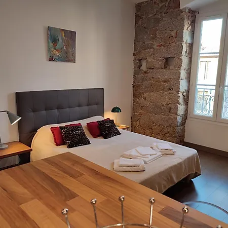 De 25m2 - Extra Centre - A 5 Min A Pied Des Plages - Commerces Et Restaurants Sur Place - Clim - Wifi - Exceptionnel 아작시오