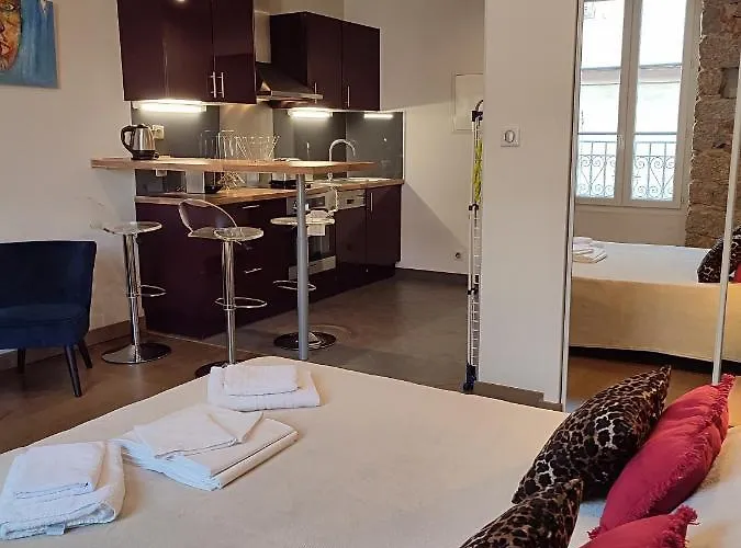 De 25m2 - Extra Centre - A 5 Min A Pied Des Plages - Commerces Et Restaurants Sur Place - Clim - Wifi - Exceptionnel 아파트