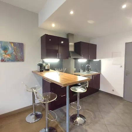 De 25m2 - Extra Centre - A 5 Min A Pied Des Plages - Commerces Et Restaurants Sur Place - Clim - Wifi - Exceptionnel Apartment Ajaccio (Corsica)