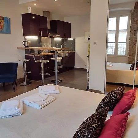 De 25m2 - Extra Centre - A 5 Min A Pied Des Plages - Commerces Et Restaurants Sur Place - Clim - Wifi - Exceptionnel Апартаменти