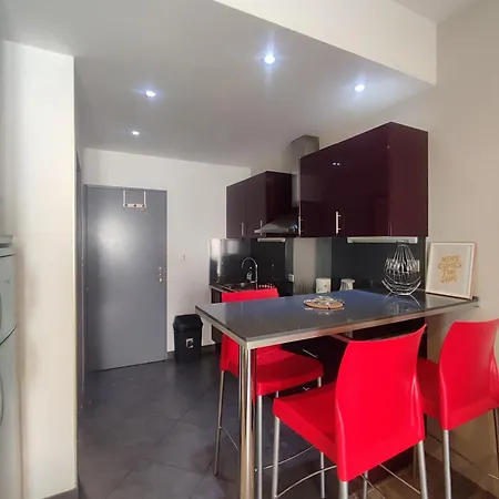 De 25m2 - Extra Centre - A 5 Min A Pied Des Plages - Commerces Et Restaurants Sur Place - Clim - Wifi - Exceptionnel Апартаменти *