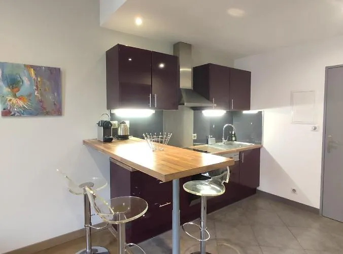 De 25m2 - Extra Centre - A 5 Min A Pied Des Plages - Commerces Et Restaurants Sur Place - Clim - Wifi - Exceptionnel Apartment Ajaccio (Corsica)